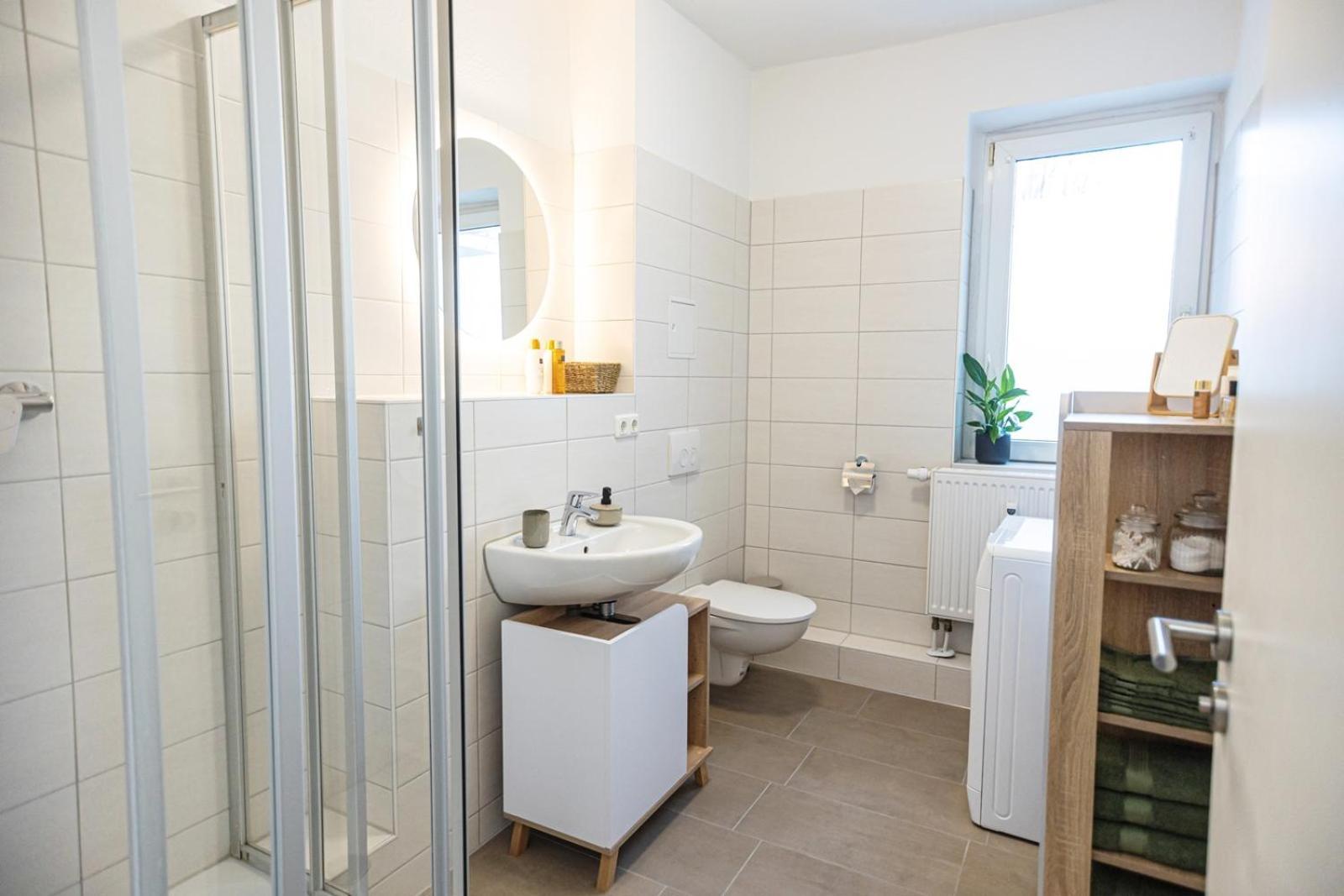 Blossfeld-Apartments Geraeumige Stadtoase Mitten Im Zentrum Mit 3 Schlafzimmern, Gratis Parkplatz, W-Lan, Netflix Ена Экстерьер фото