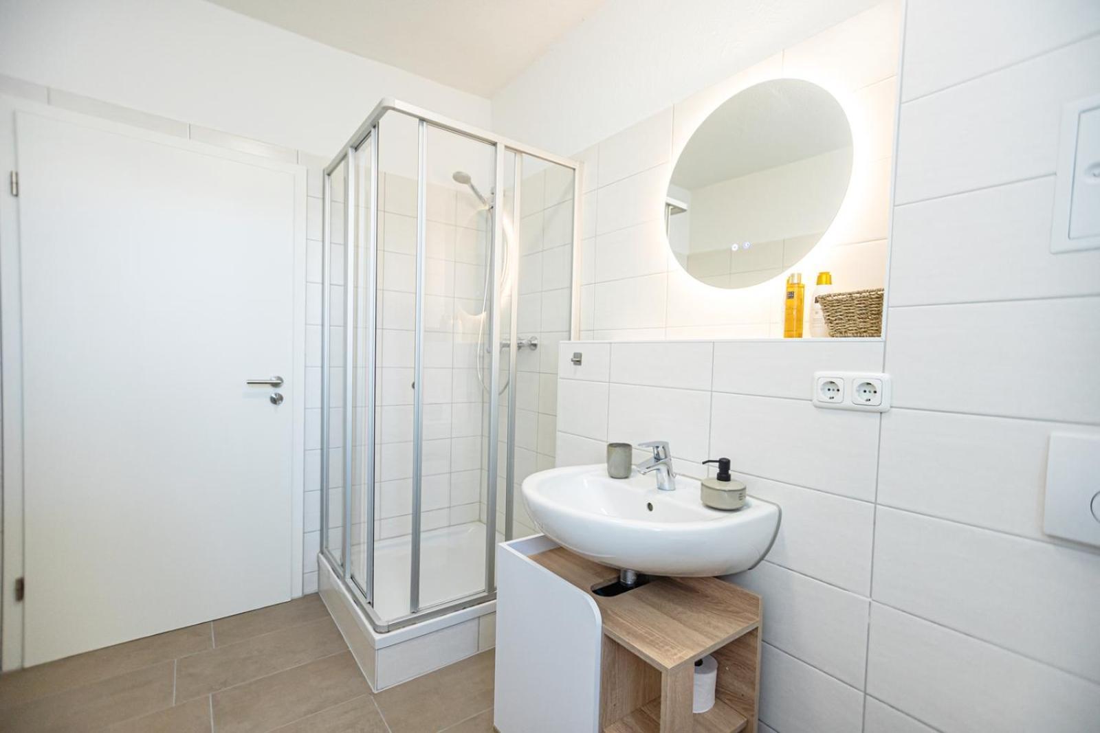 Blossfeld-Apartments Geraeumige Stadtoase Mitten Im Zentrum Mit 3 Schlafzimmern, Gratis Parkplatz, W-Lan, Netflix Ена Экстерьер фото