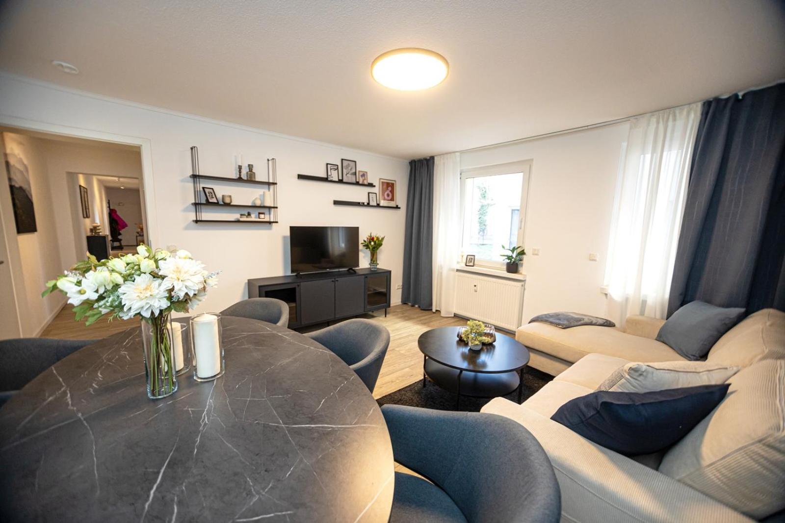 Blossfeld-Apartments Geraeumige Stadtoase Mitten Im Zentrum Mit 3 Schlafzimmern, Gratis Parkplatz, W-Lan, Netflix Ена Экстерьер фото